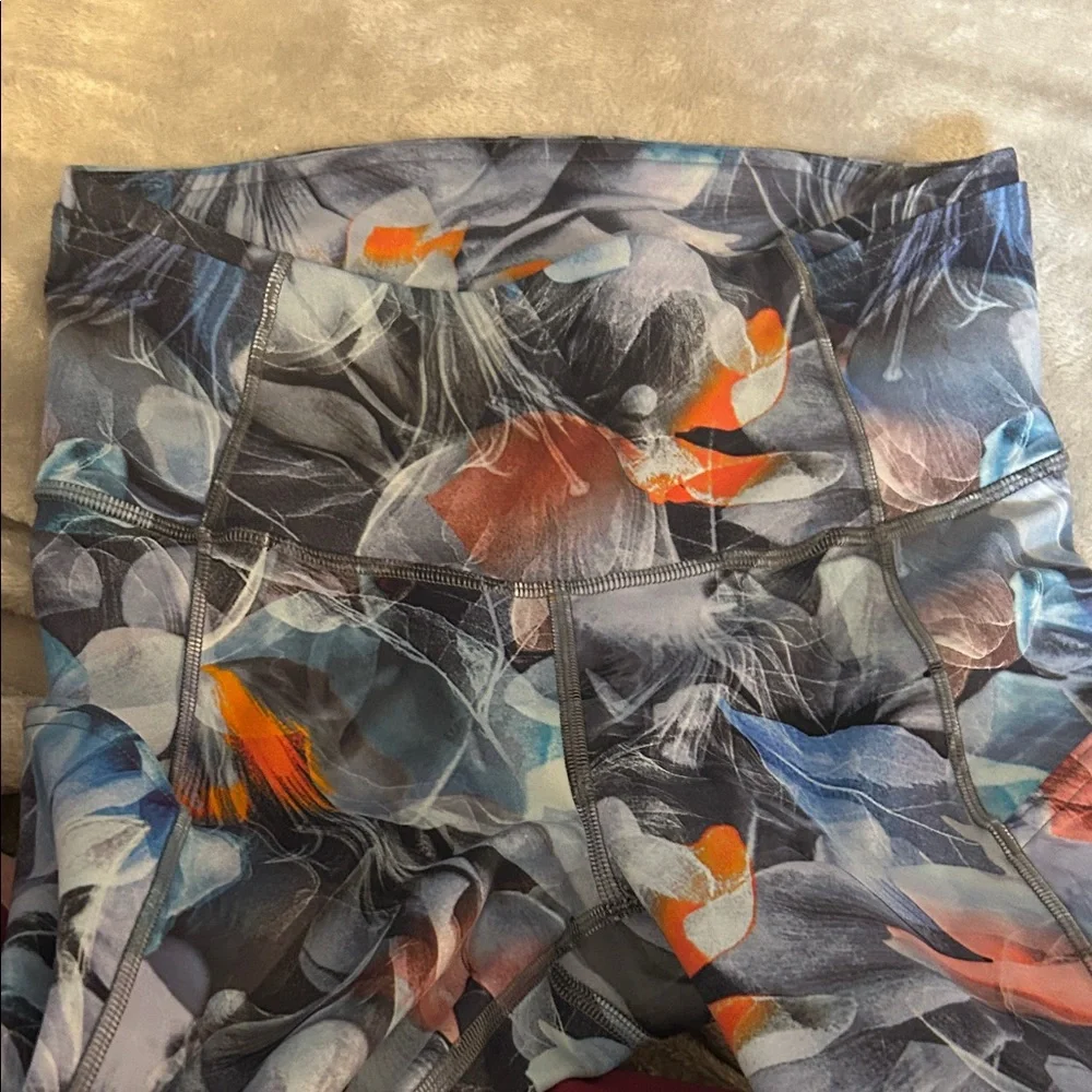 Lululemon fast and free high rise tight in luminescent floral multi